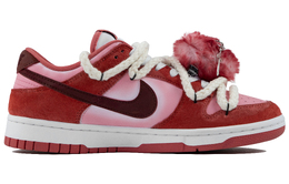 Nike: Белые кроссовки  Dunk