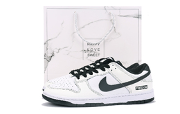 Nike: Белые кроссовки  Dunk