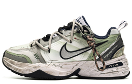 Nike: Зелёные кроссовки  Air Monarch