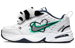 Nike: Белые кроссовки  Air Monarch