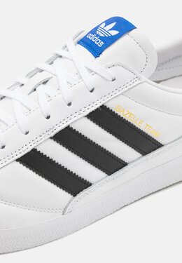 Adidas: Белые кроссовки  Gazelle