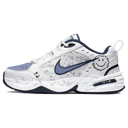 Nike: Белые кроссовки  Air Monarch