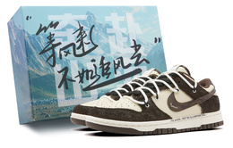 Nike: Белые кроссовки  Dunk