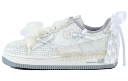 Nike: Белые кроссовки  Air Force 1