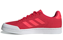 Adidas: Красные кроссовки 