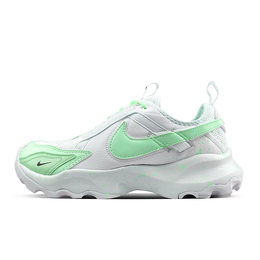 Nike: Зелёные кроссовки 