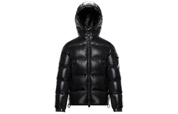 Moncler: Чёрный пуховик 