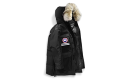 Canada Goose: Чёрный пуховик 