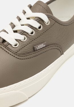 Vans: Серые кроссовки  Authentic