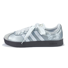 Adidas: Серебристые кроссовки  Skateboarding