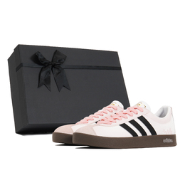 Adidas: Белые кроссовки  Skateboarding