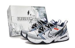 Nike: Чёрные кроссовки  Air Monarch