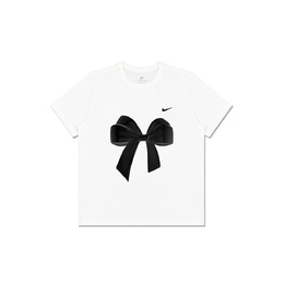 Nike: Белая футболка 