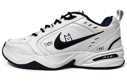 Nike: Чёрные кроссовки  Air Monarch