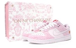 Nike: Розовые кроссовки  Dunk