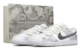 Nike: Белые кроссовки  Dunk