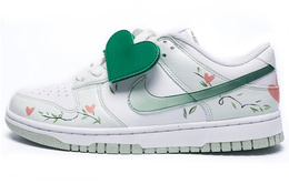 Nike: Белые кроссовки  Dunk