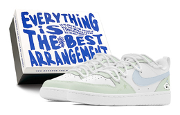 Nike: Зелёные кроссовки  Court