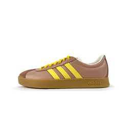 Adidas: Розовые кроссовки  Skateboarding
