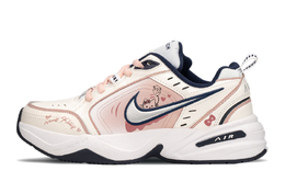 Nike: Белые кроссовки  Air Monarch