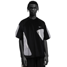 Nike: Чёрная футболка  Sportswear Essentials