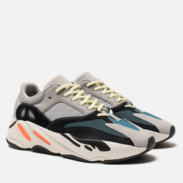 adidas: Серые кроссовки  Yeezy Boost 700