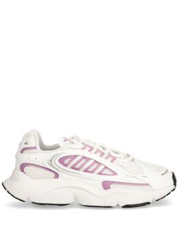 adidas: Белые кроссовки 