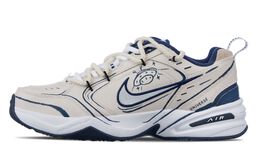 Nike: Белые кроссовки  Air Monarch