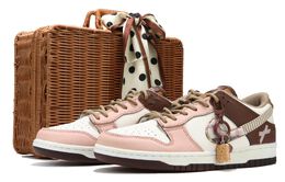 Nike: Белые кроссовки  Dunk