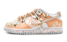 Nike: Белые кроссовки  Dunk