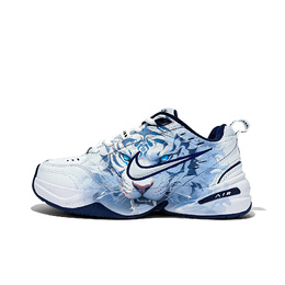 Nike: Белые кроссовки  Air Monarch