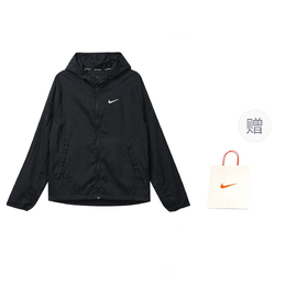 Nike: Чёрная куртка  Sportswear Essentials