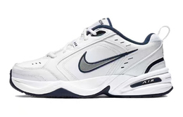 Nike: Белые кроссовки  Air Monarch