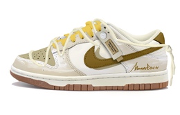 Nike: Бежевые кроссовки  Dunk