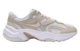 Nike: Светлые кроссовки 