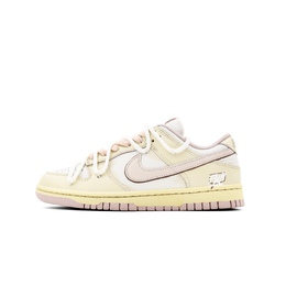 Nike: Розовые кроссовки  Dunk