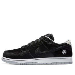 Nike: Чёрные кроссовки  SB Dunk Low