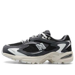 New Balance: Чёрные кроссовки  725