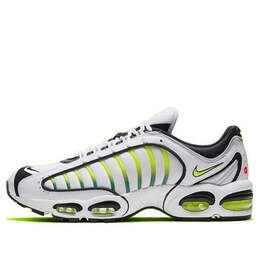 Nike: Белые кроссовки  Air Max Tailwind 4