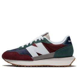 New Balance: Красные кроссовки 
