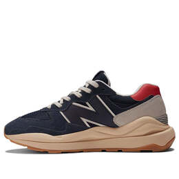 New Balance: Красные кроссовки  57/40