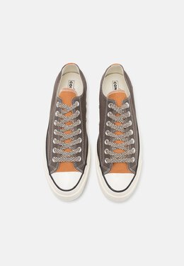 Converse: Коричневые кроссовки  Chuck 70