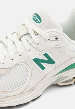 New Balance: Белые кроссовки 