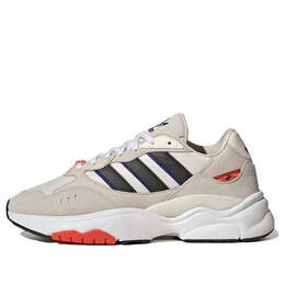 Adidas: Белые кроссовки 