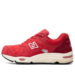 New Balance: Красные кроссовки  1700