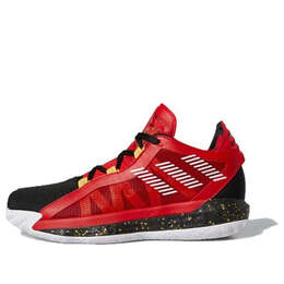 Adidas: Красные кроссовки 