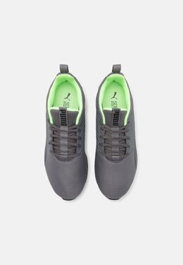 PUMA: Светлые кроссовки 