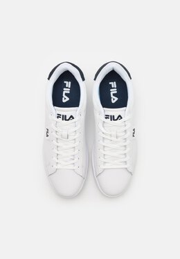 Fila: Белые кроссовки 