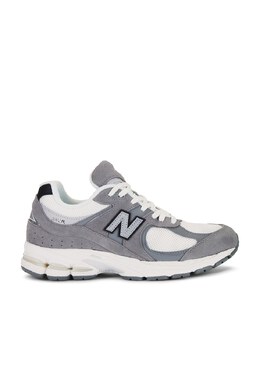 New Balance: Чёрные кроссовки  2002R