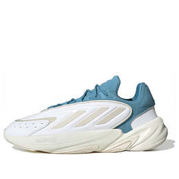 Adidas: Белые кроссовки 